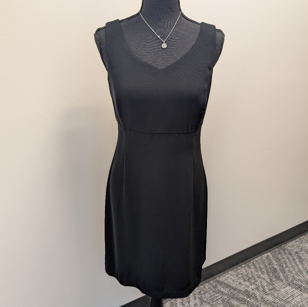 Eddie Bauer Black Sleeveless Sheath Dress Lightweight LBD Size 4 Minimal Classic